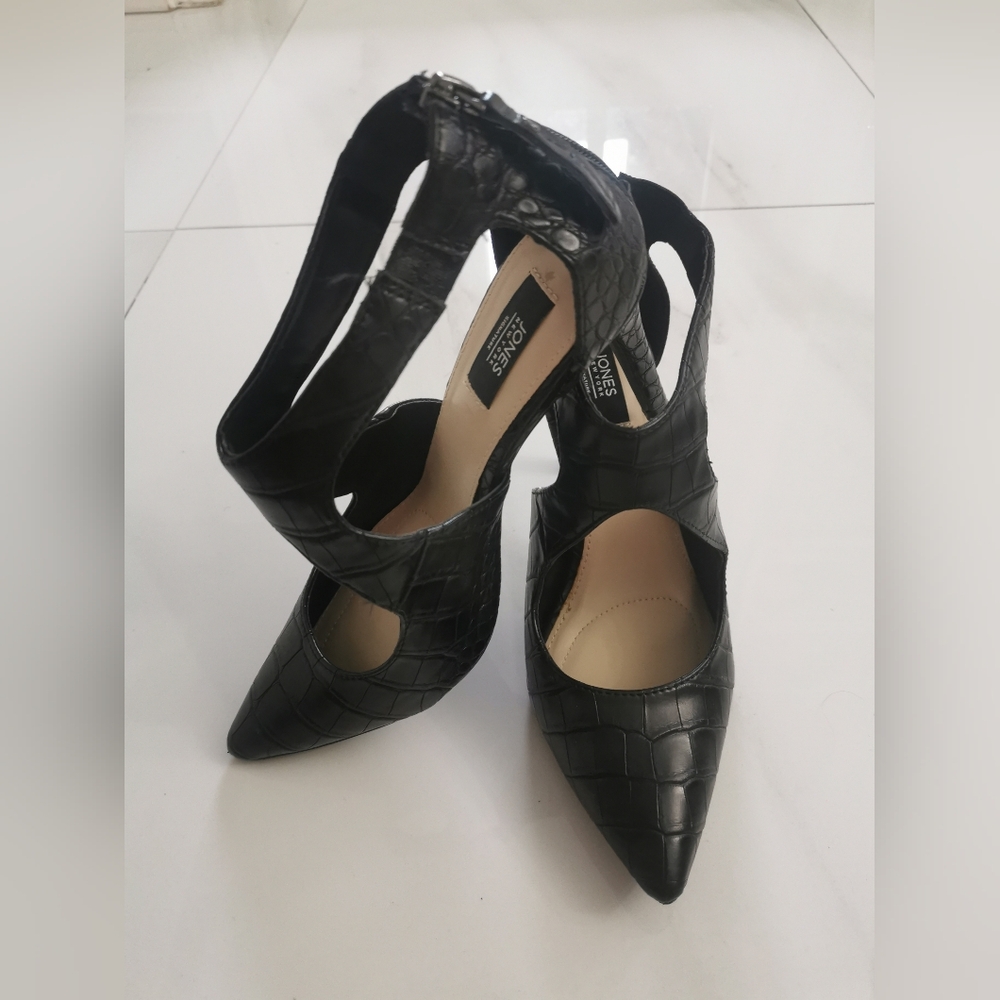 Jones New York Womens Heels. Faux Reptile Leather. Zipper. Size 7.5 Womens